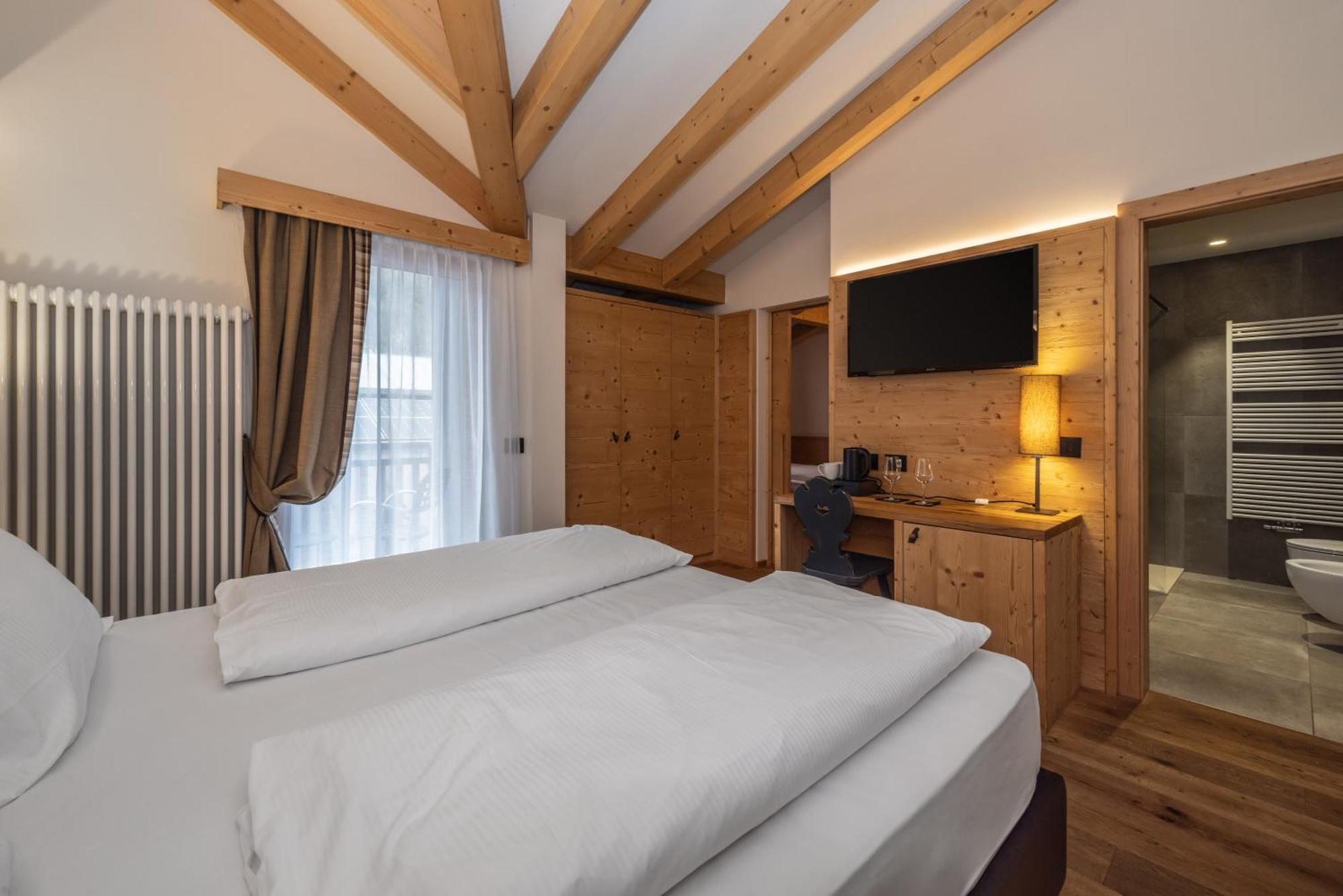 Hotel Ravelli Luxury Spa Медзана Экстерьер фото