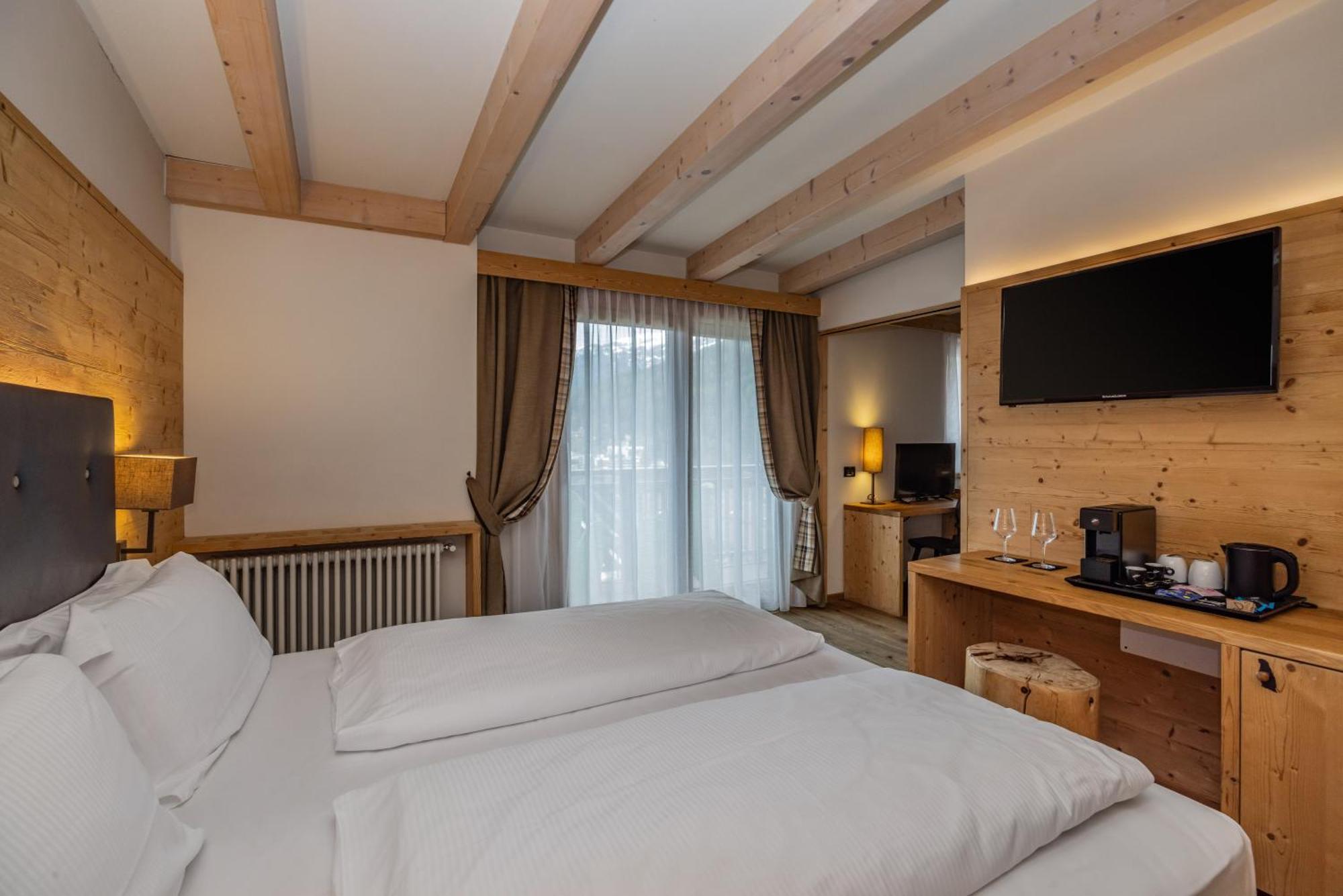Hotel Ravelli Luxury Spa Медзана Экстерьер фото