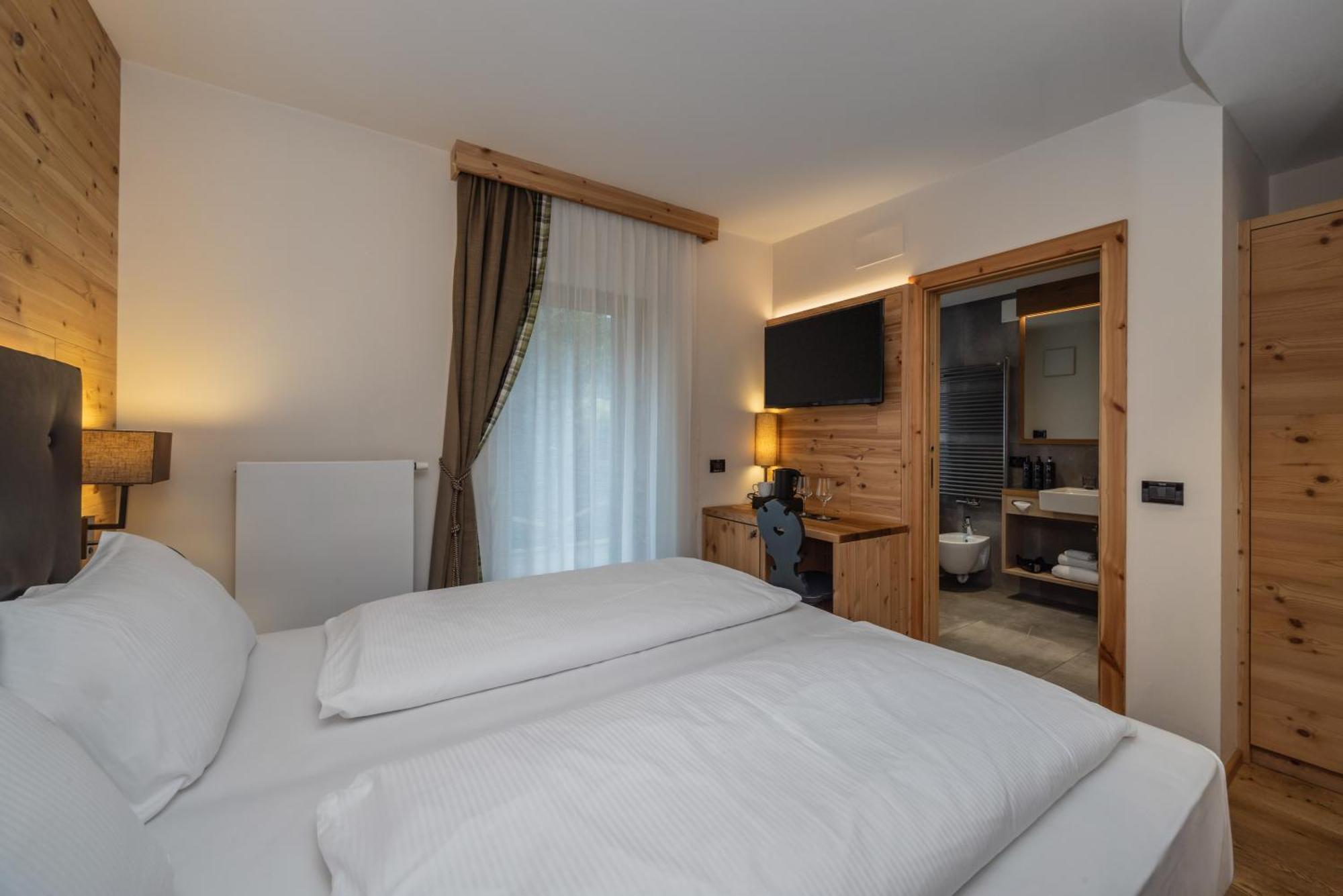 Hotel Ravelli Luxury Spa Медзана Экстерьер фото